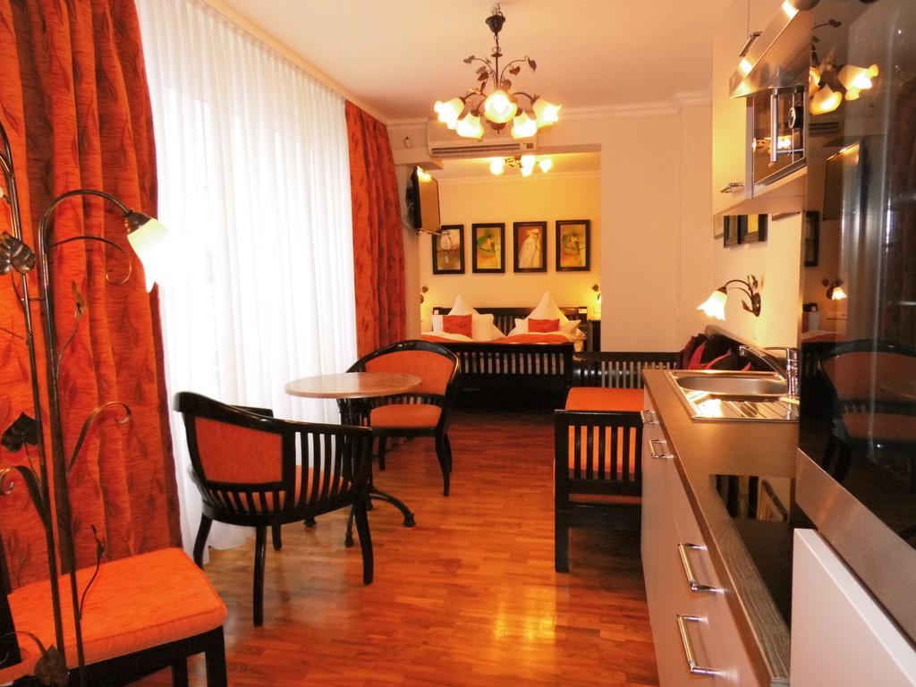 Aparthotel Aviv 3*